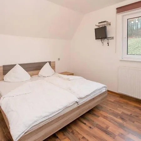 Апартаменты Ferienwohnung Hochsauerland Эслоэ